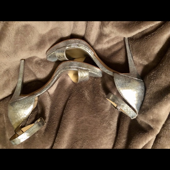 Michael Kors Metallic Platform Sandal - Picture 4 of 4